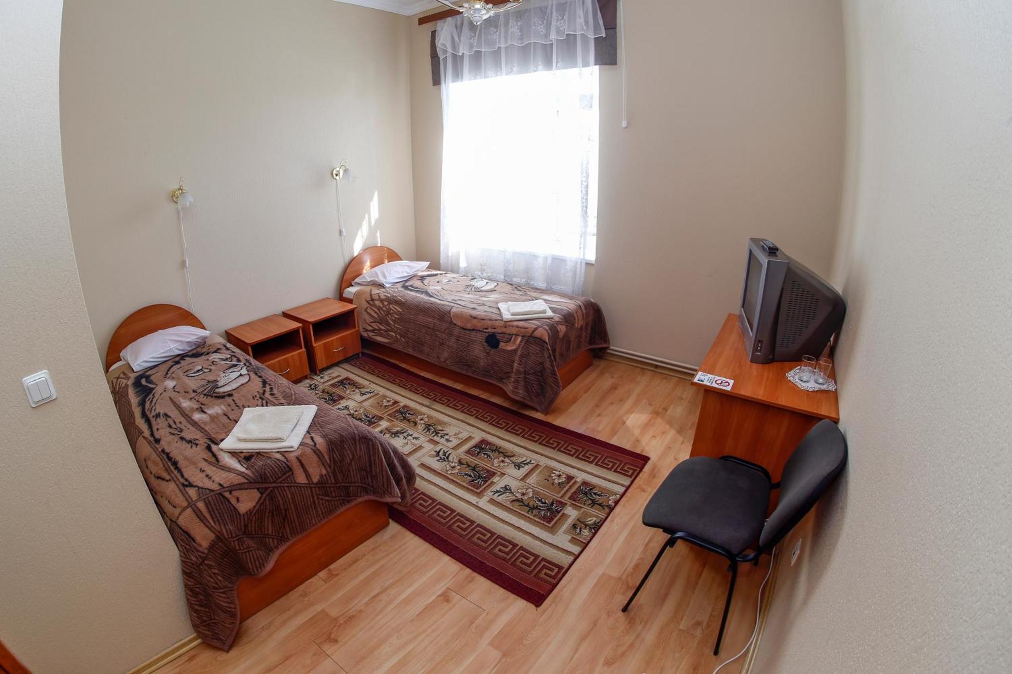 Lucia Hotel 3*